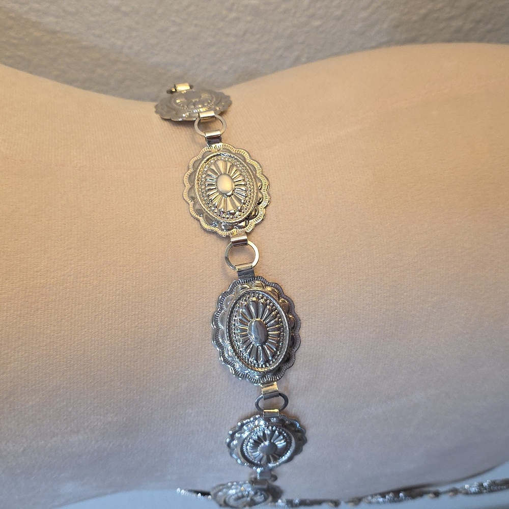Vintage WesternWestern Metal Oval Concho Chain Belt 37" - Picture 3 of 4